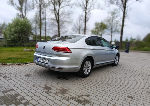 Volkswagen Passat cena 54999 przebieg: 153132, rok produkcji 2018 z Góra małe 154